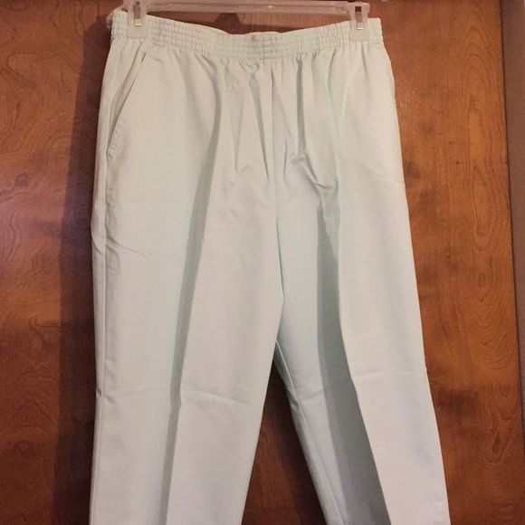 Casual Pants - Picture 4 of 5